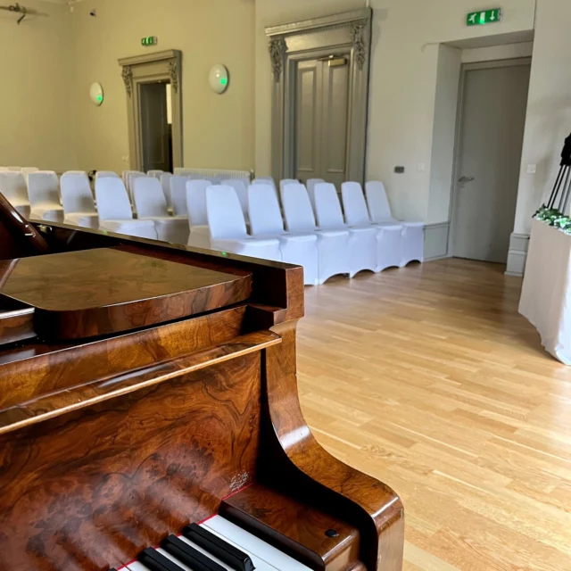 A beautiful Steinway grand to play at Kilmardinny House, Bearsden.  @kilmardinnyhouse  #kilmardinnyhouse #kilmardinny 
#ceremonymusic #corporateentertainment #edinburghpianist
#edinburghwedding #glasgowpianist #glasgowpiano #glasgowwedding
#musician #pianist #pianistglasgow #pianistscotland #pianistwedding #pianoedinburgh #pianoglasgow #pianoscotland #pianovocal #scottishwedding #scottishweddingpianist #wedding #weddinginscotland #weddingmusic #weddingpianoscotland #weddingpianouk #weddings #weddingscotland #weddingsscotland #weddingvenue #yamahapiano