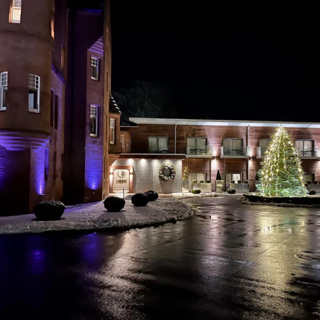 Returning this evening to a welcoming and festive @fonabcastle . T#fonabcastlehotel #fonabcastlehotelandspa #luxurytravel #luxuryscotland #corporateentertainment #perthsirepianist 
#perthsirewedding #glasgowwedding
#musician #pianist #pianistpethsire #pianistscotland #pianistwedding #pianoedinburgh #pianoscotland #scottishwedding #scottishweddingpianist #wedding #weddinginscotland #weddingmusic #perthsire #weddingpianouk #weddings #weddingscotland #weddingsscotland #weddingvenue