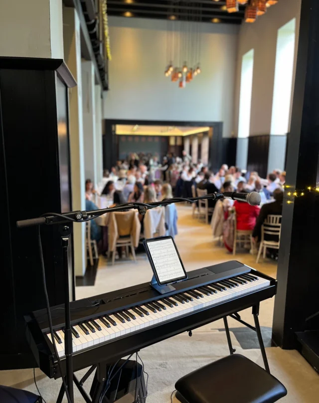 Playing for wedding ceremony & drinks reception @houseforanartlover in the Music Room, then playing and singing through dinner with my own piano in the Main Hall. Celebrant - @humanistcaroline #houseforanartloverwedding #aislewalk #scottishweddingpianist #glasgowwedding