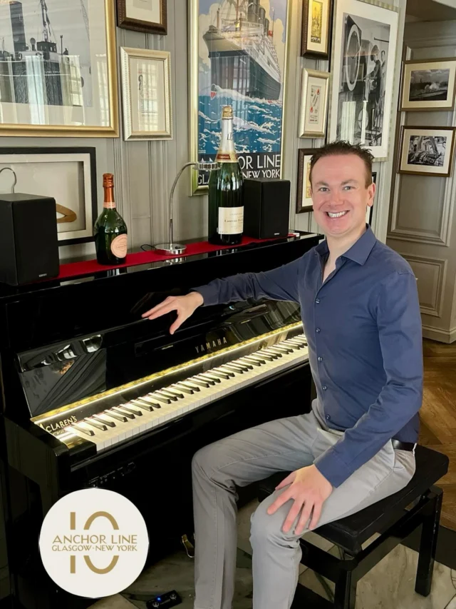 Gigs @ The Anchor Line @theanchorline , August 🎹  Thursday: 13 & 20: 5-7pm
Friday: 7, 14, 21 & 28: 5-7pm
Saturday: 1, 8, 15, 22 & 29: 2-5pm
Sunday: 23 & 30: 2-5pm  #anchorline #glasgow #pianobar #scottishpianist scottishweddingpianist