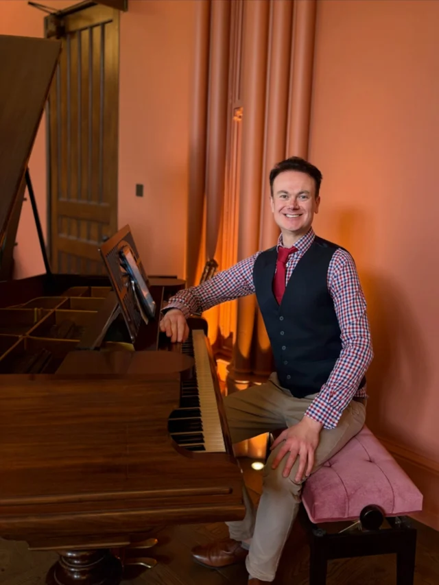 Pleasure to return to @marhallresort for the first time in 2 years, since it’s stylish refurbishment. Playing the new to the hotel vintage @bechstein.official grand in The Gallery for arrival drinks and then my own portable piano over lunch in the private dining room.  #marhall #renfrewshire