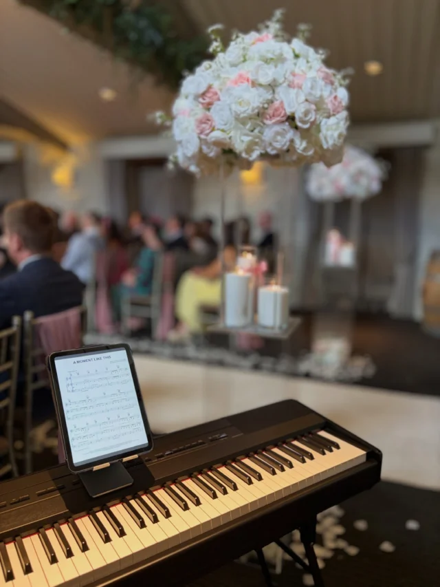 First time playing at the lovely @bowfieldhotel 
Wedding ceremony, drinks reception & dinner. 🎹🎙️